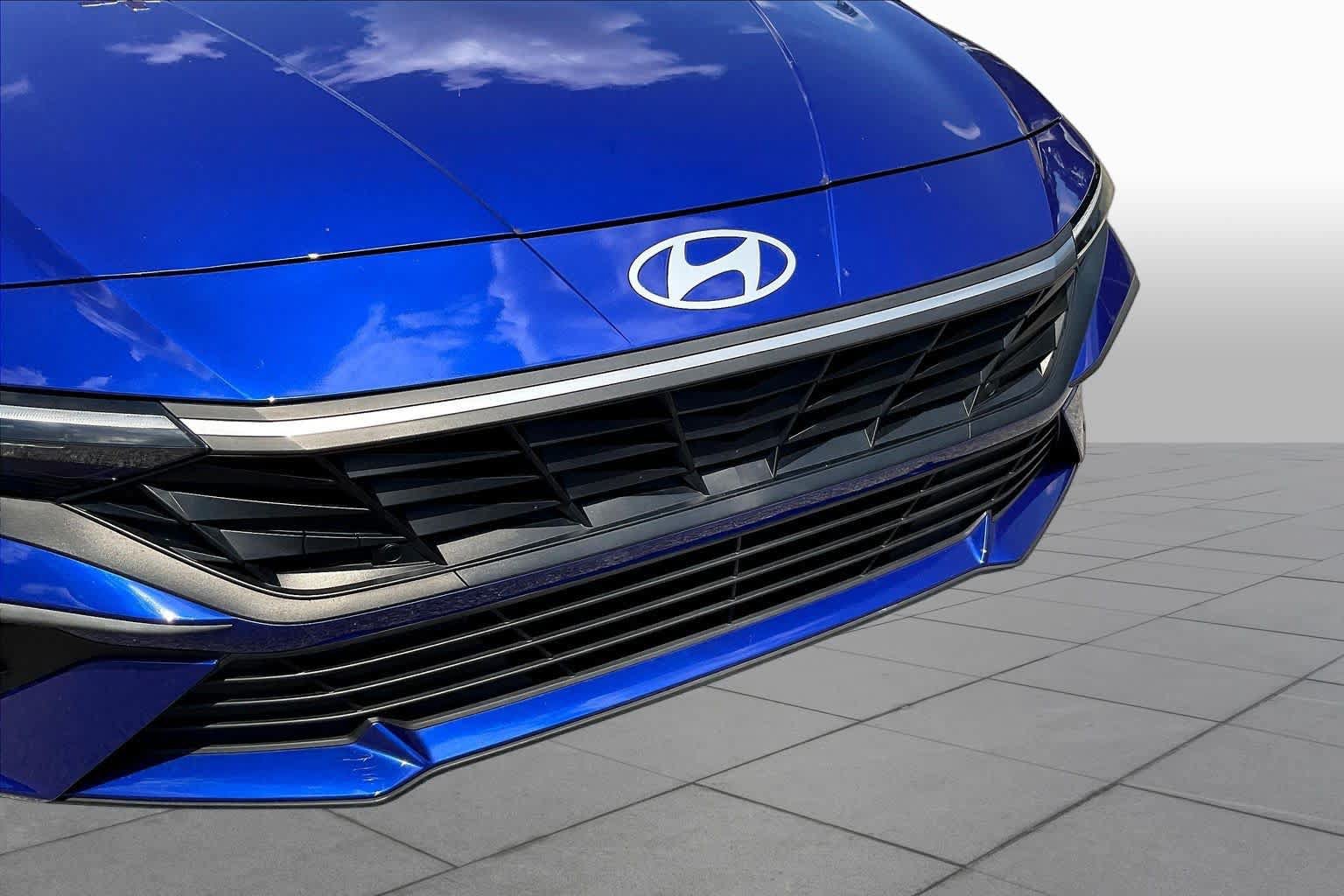 Used 2024 Hyundai Elantra SEL FWD image 29