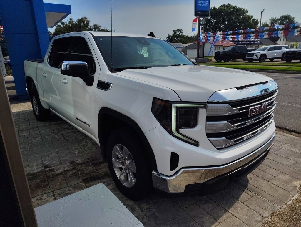 Used 2024 GMC Sierra 1500 SLE image 3