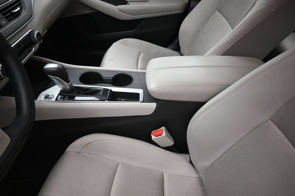 Used 2025 Nissan Altima 2.5 SV FWD image 21