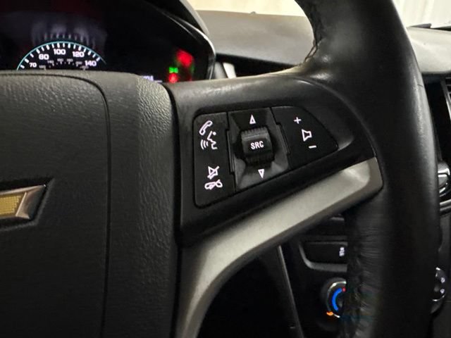 Used 2019 Chevrolet Trax LT w/ Sun & Sound Package AWD/4WD image 43