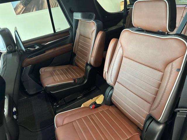 Used 2023 GMC Yukon Denali Ultimate AWD/4WD image 13