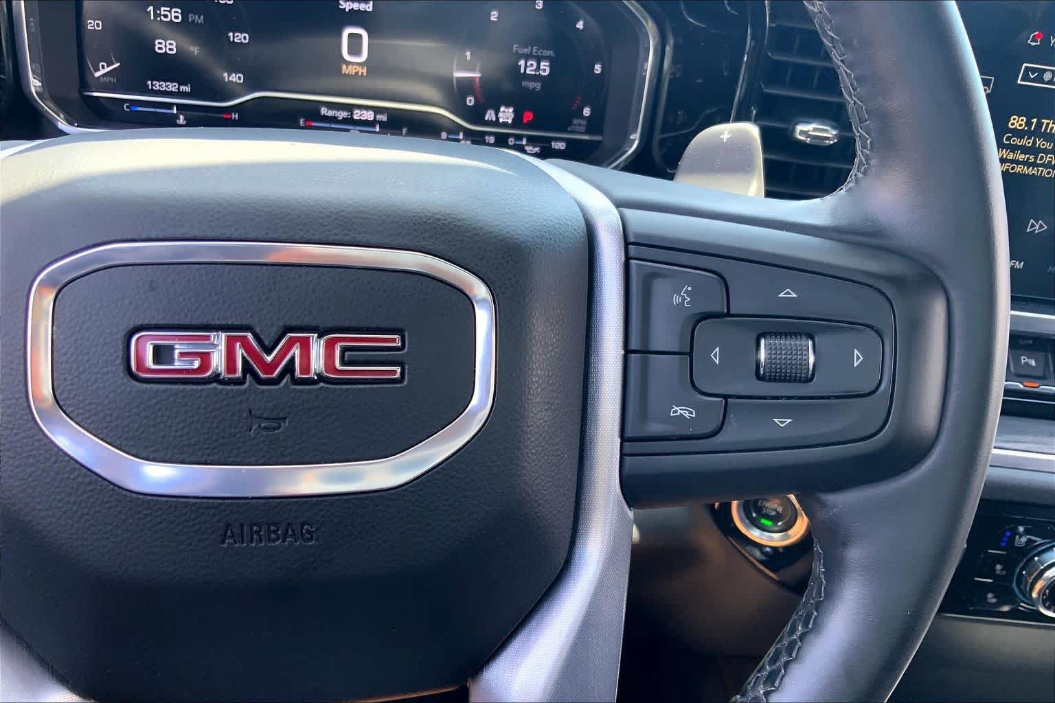 Used 2025 GMC Sierra 1500 SLT AWD/4WD image 25