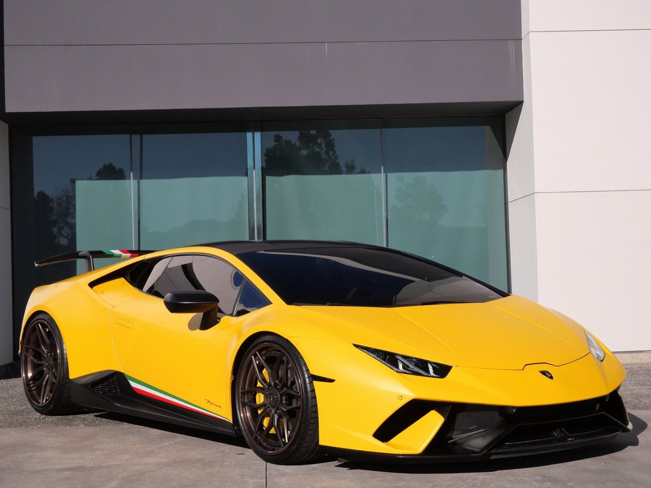 Used 2018 Lamborghini Huracan Performante image 1