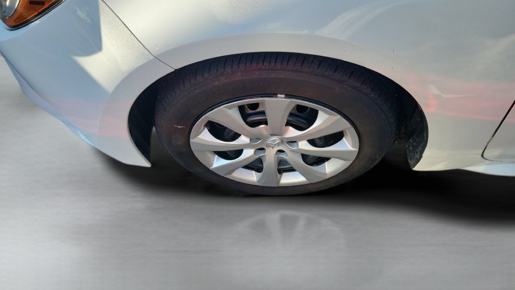 Used 2025 Toyota Corolla LE FWD image 12