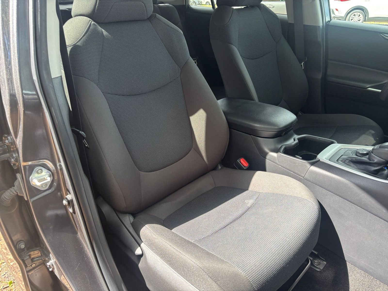 Used 2024 Toyota RAV4 LE AWD/4WD image 37