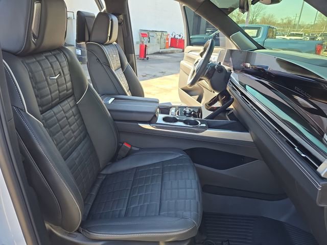 Used 2026 Cadillac Escalade V w/ LPO, ONYX Package image 10