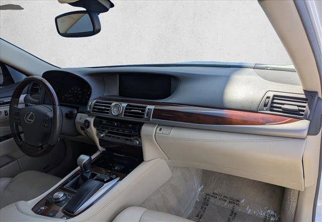 Used 2015 Lexus LS 460 w/ Comfort Package image 21