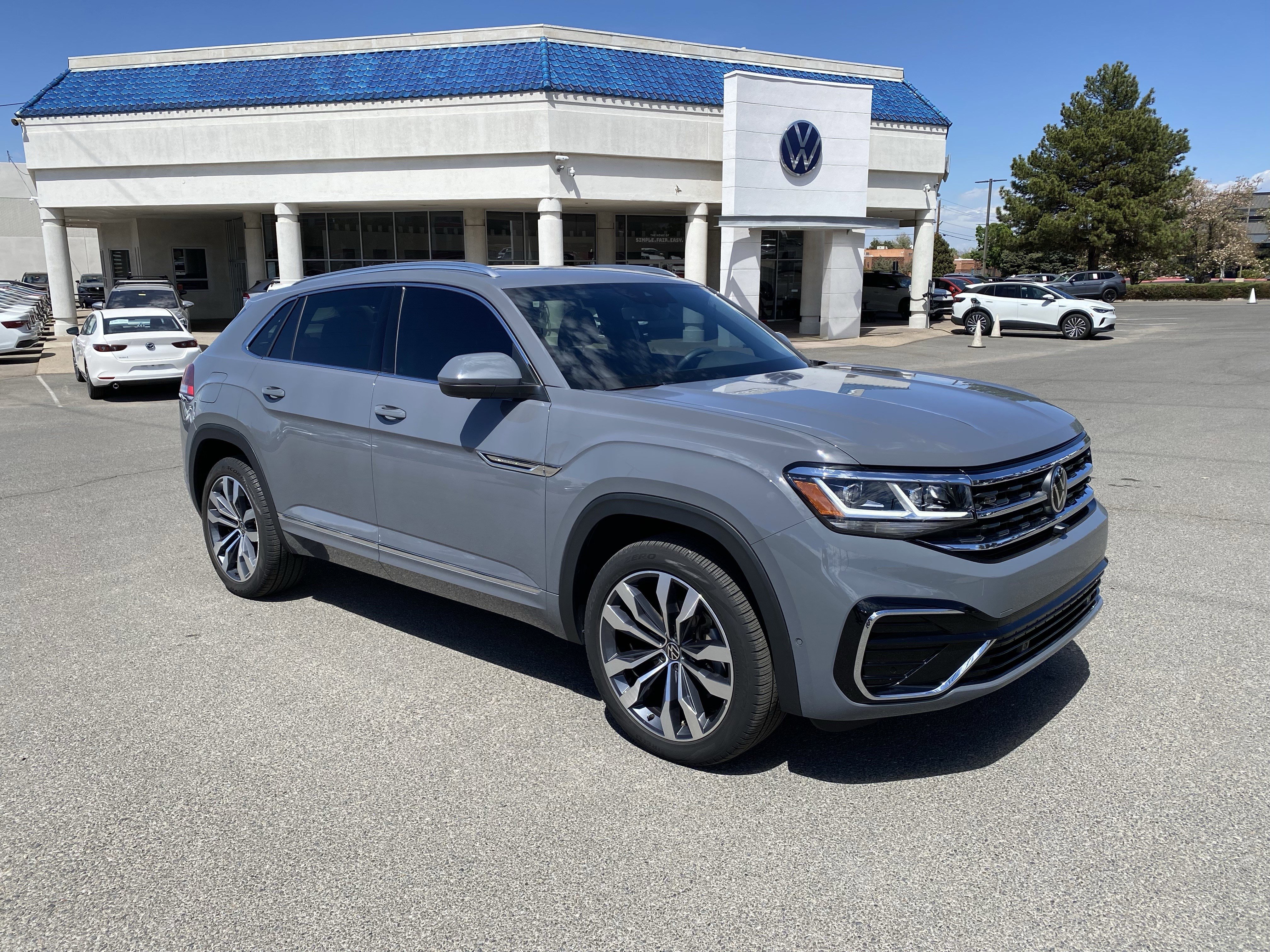 Used 2023 Volkswagen Atlas Cross Sport SEL Premium R-Line image 2