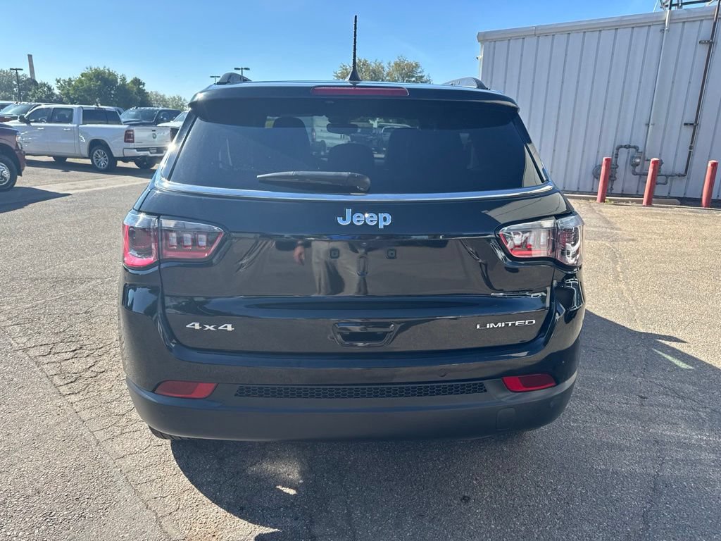 Used 2025 Jeep Compass Trailhawk AWD/4WD image 7
