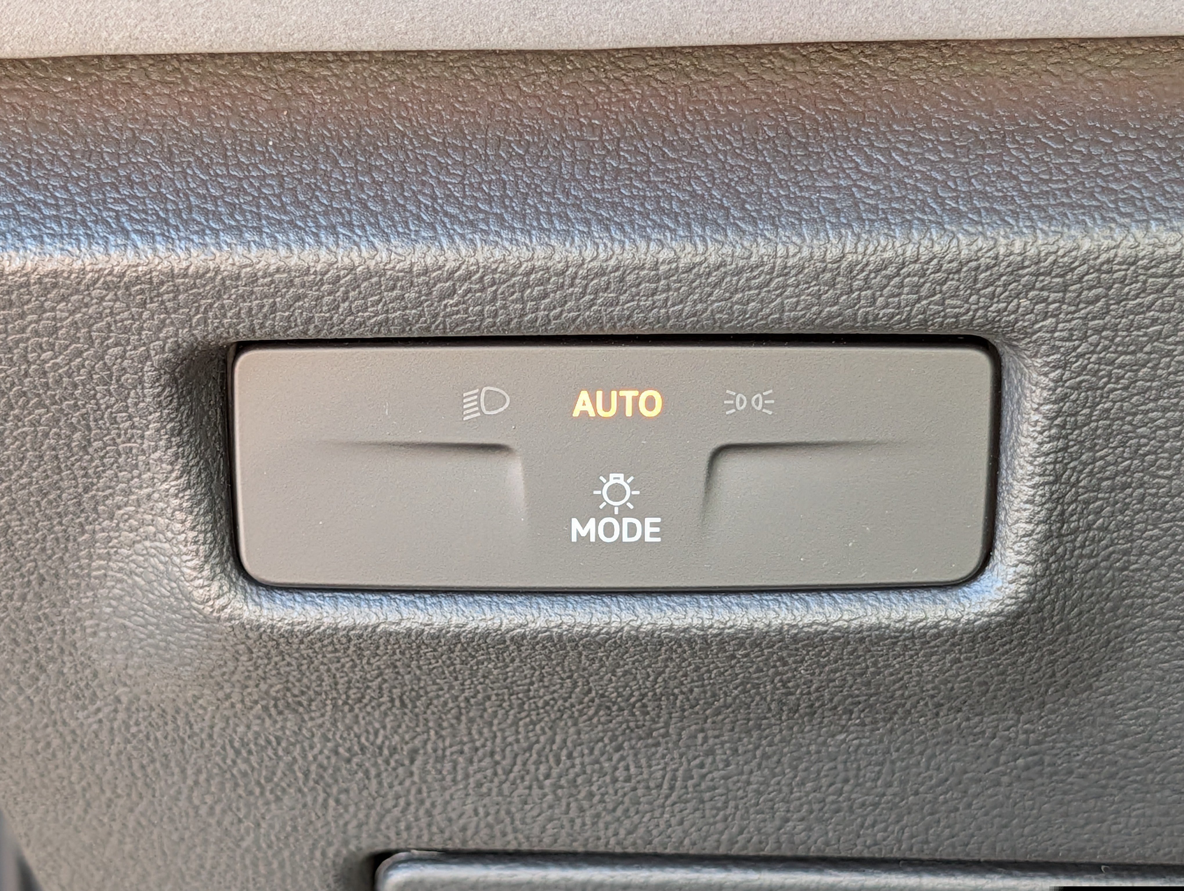 Certified 2026 Volkswagen Tiguan SE R-Line AWD/4WD image 26