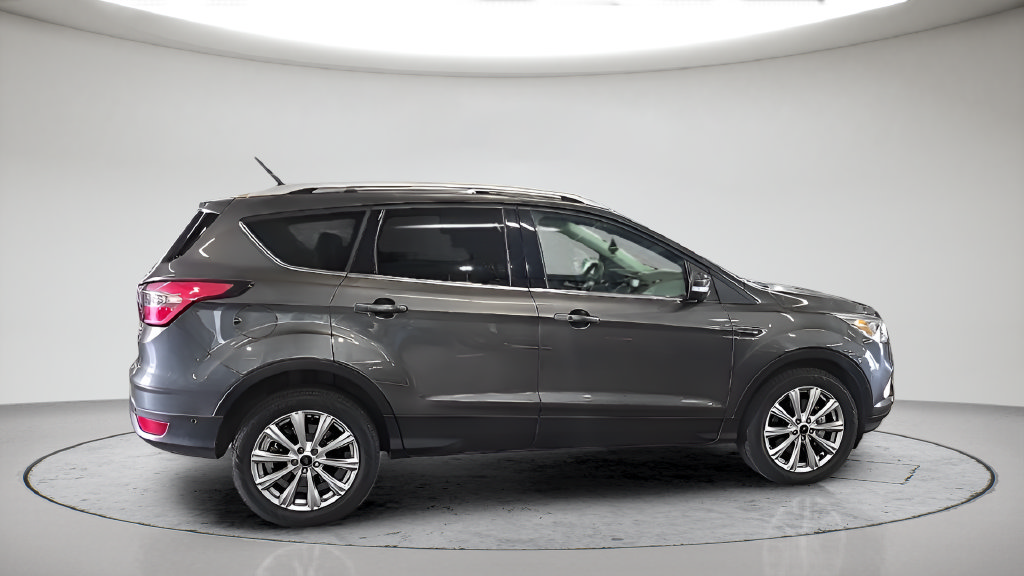 Used 2017 Ford Escape Titanium w/ Equipment Group 301A AWD/4WD image 4