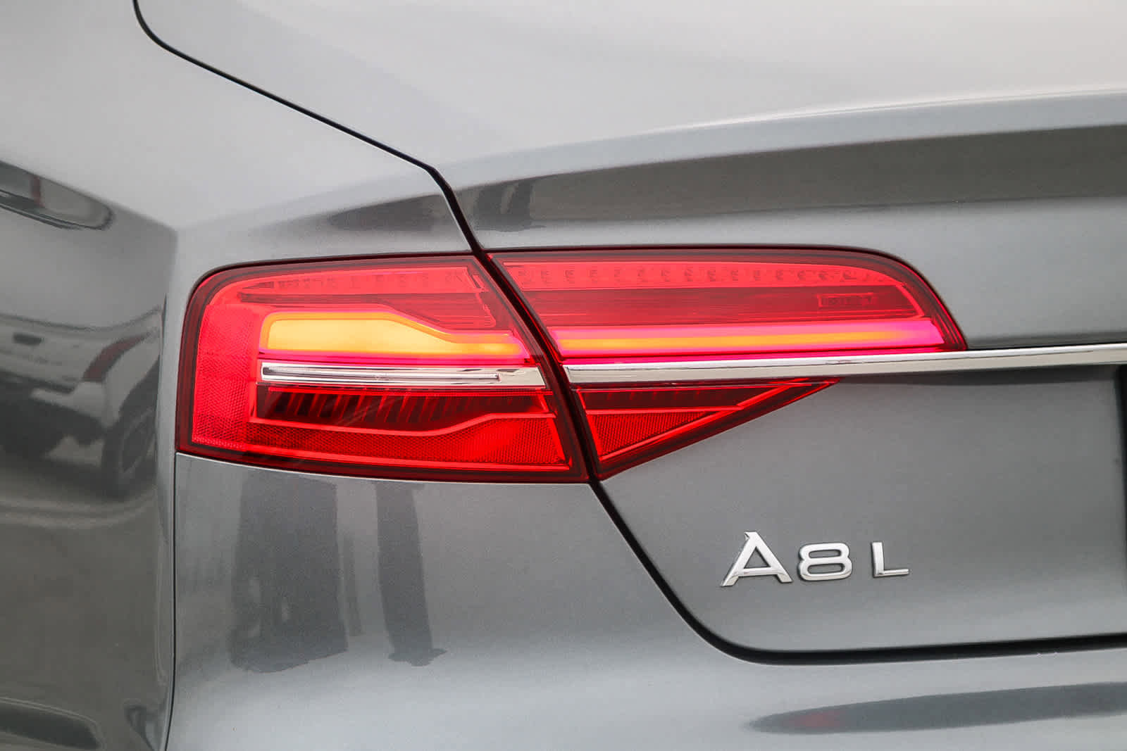 Used 2017 Audi A8 L 3.0T w/ Executive Package image 9