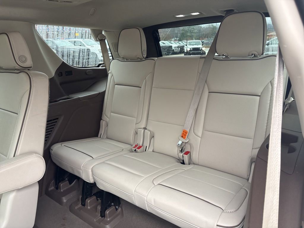 Used 2023 GMC Yukon Denali w/ Denali Reserve Package image 17