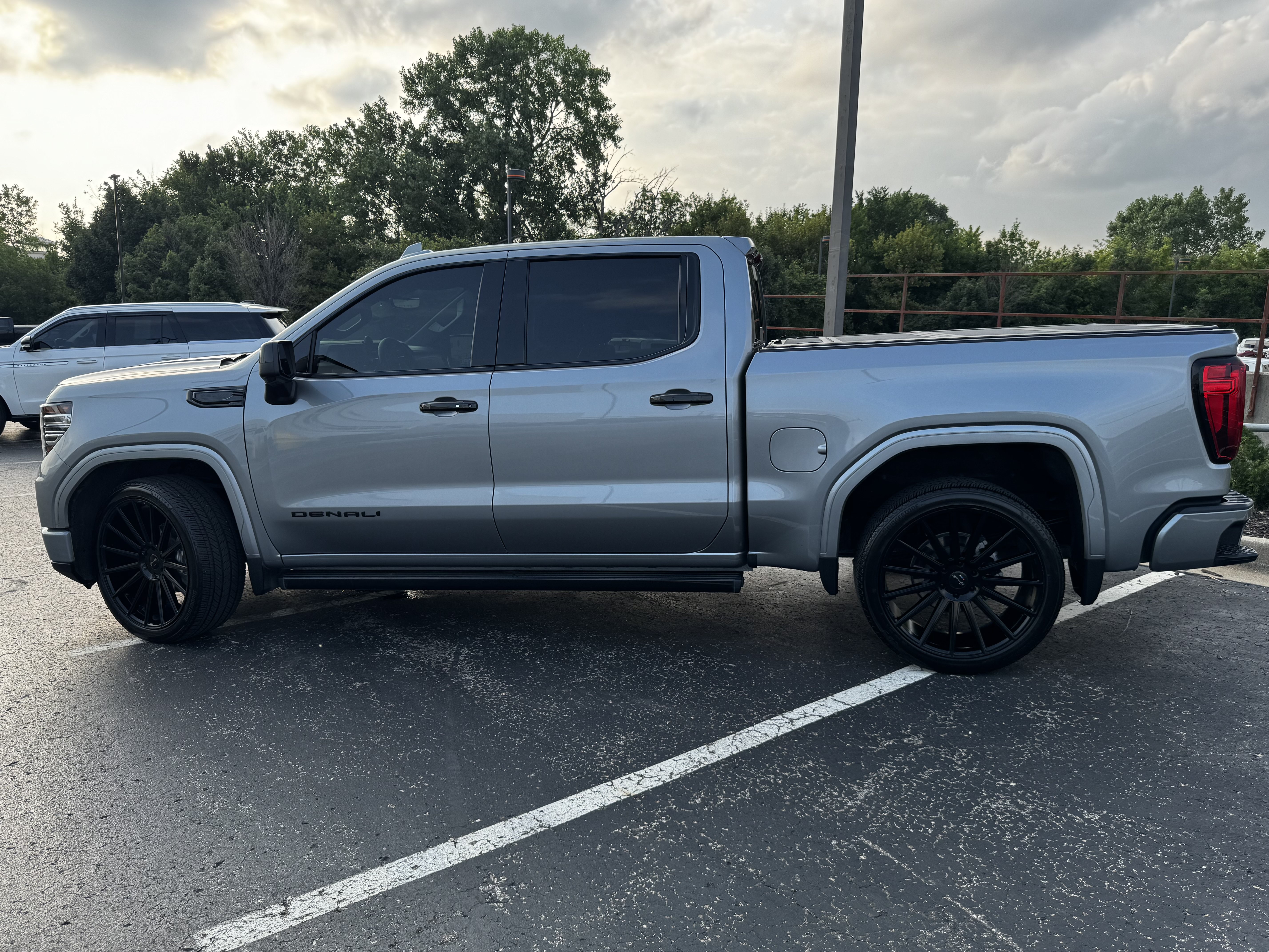 Used 2025 GMC Sierra 1500 Denali AWD/4WD image 14