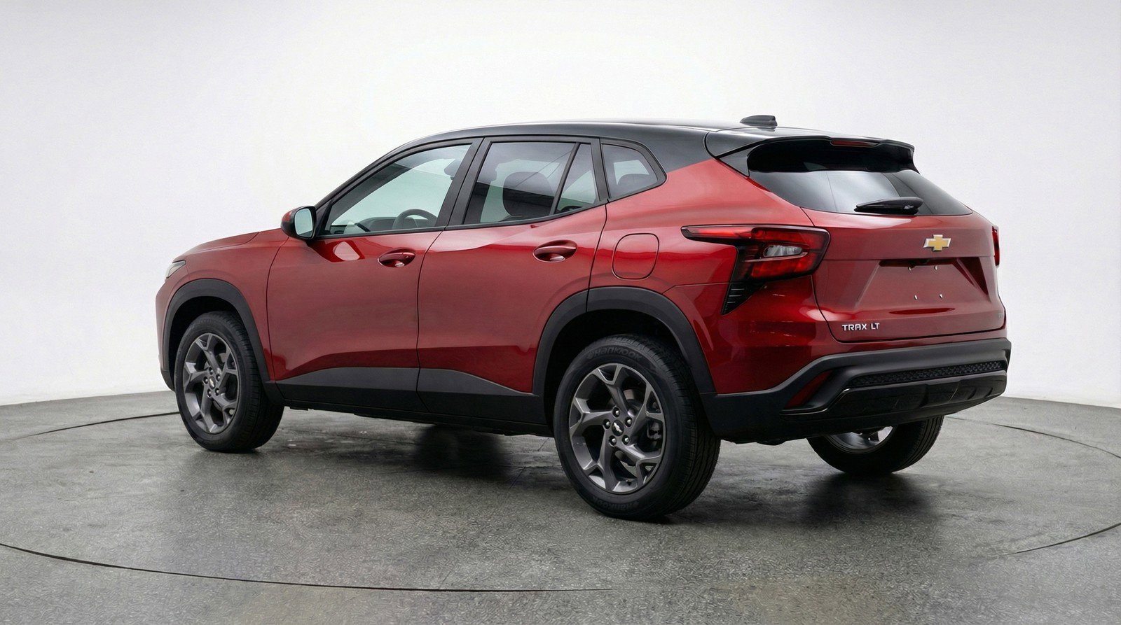 Used 2025 Chevrolet Trax LT w/ LT Convenience Package image 6