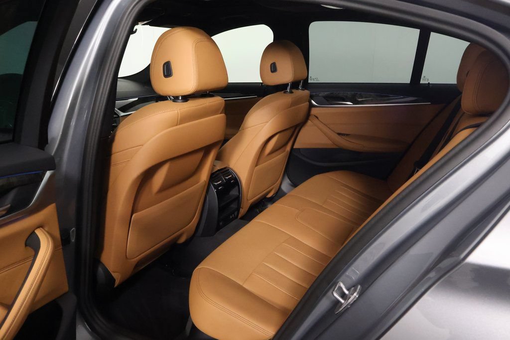 Used 2023 BMW 530e w/ M Sport Package RWD image 11