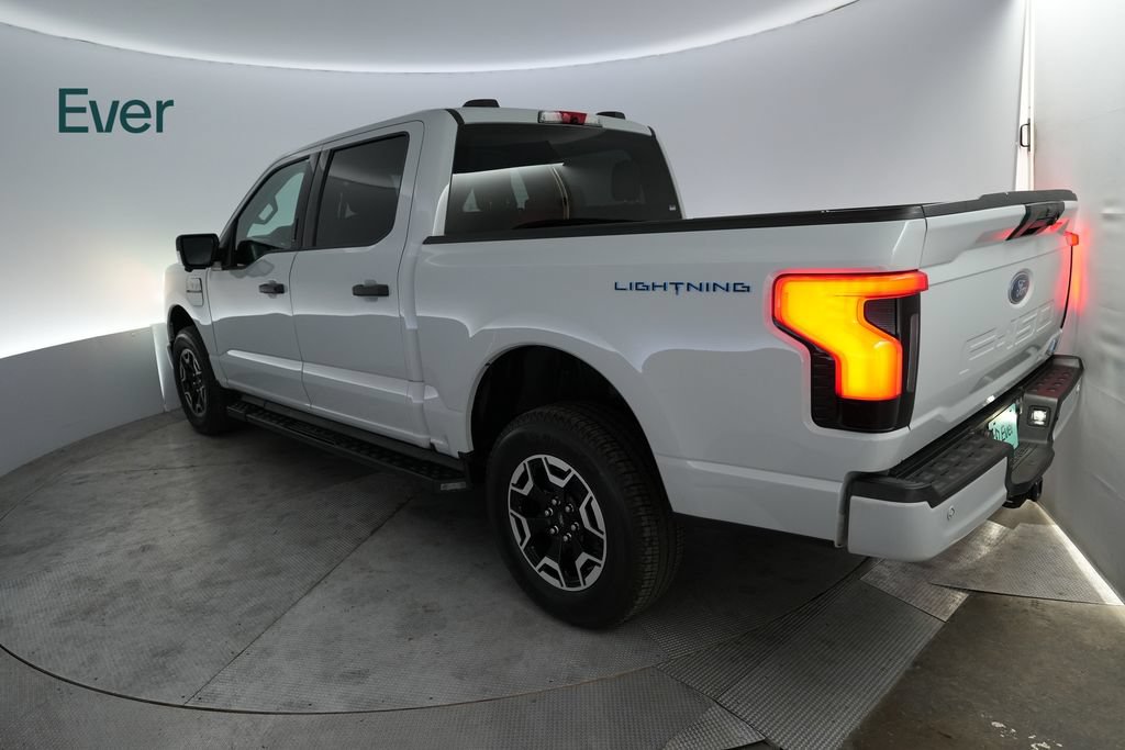 Used 2023 Ford F150 Lightning XLT AWD/4WD image 3