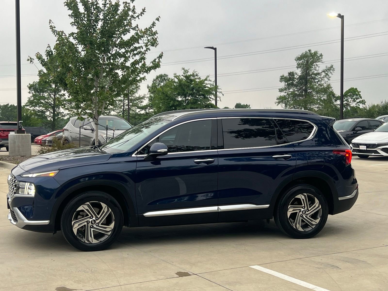 Certified 2023 Hyundai Santa Fe SEL w/ Premium Package FWD image 6