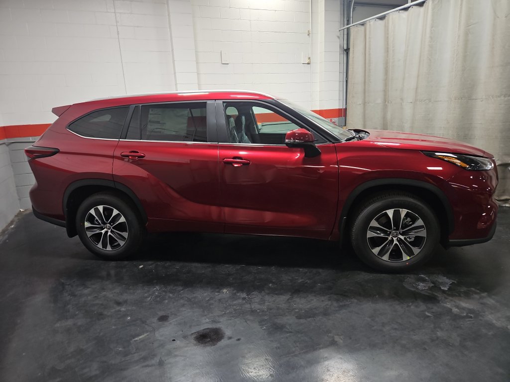 New 2026 Toyota Highlander XLE AWD/4WD image 9