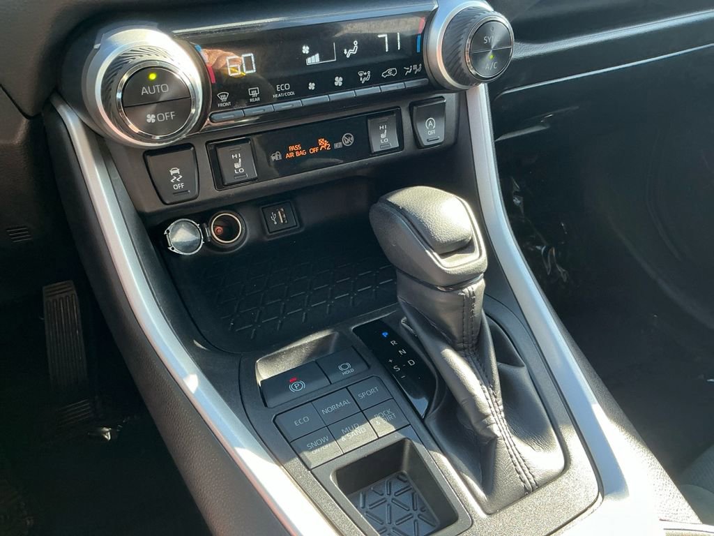 Used 2024 Toyota RAV4 XLE image 24