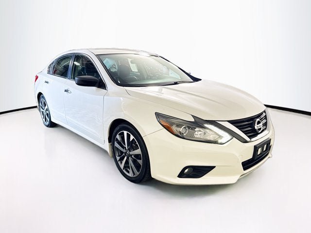 Used 2016 Nissan Altima 2.5 SR w/ LED Appearance Package FWD image 3