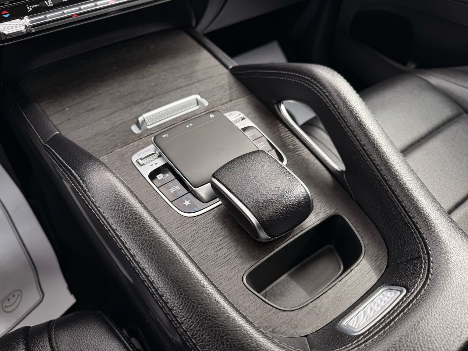 Used 2020 Mercedes-Benz GLE 350 4MATIC w/ Premium Package image 46