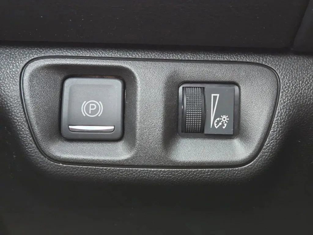 Used 2022 GMC Acadia SLT w/ Preferred Package image 13