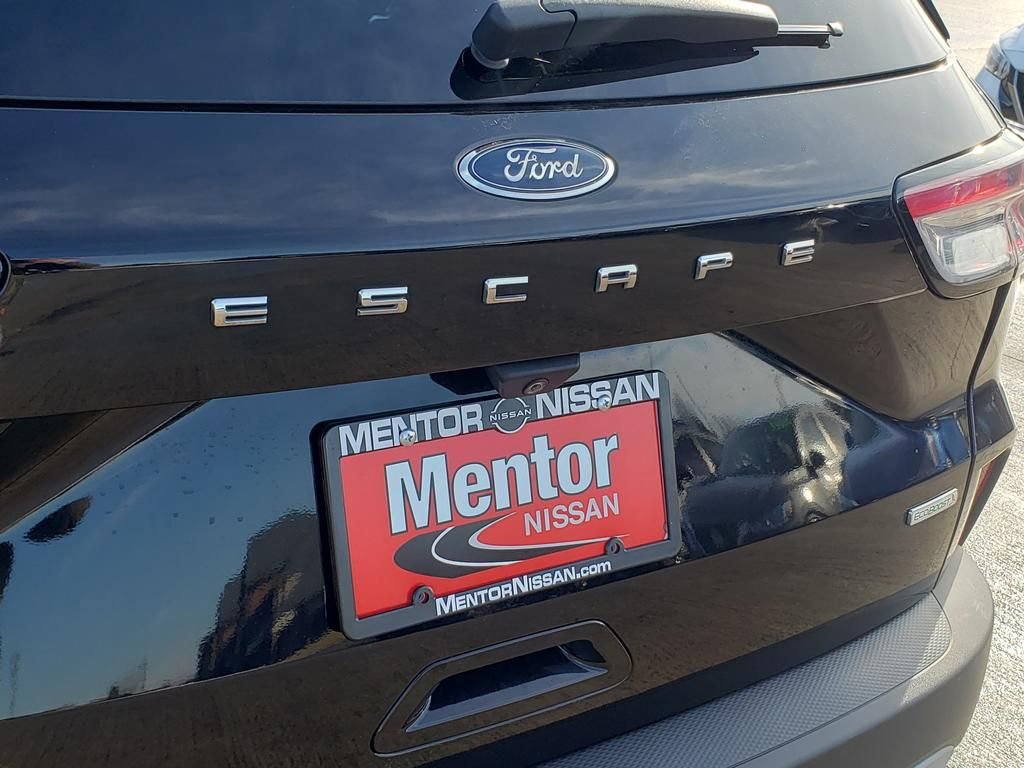 Used 2020 Ford Escape SE image 13