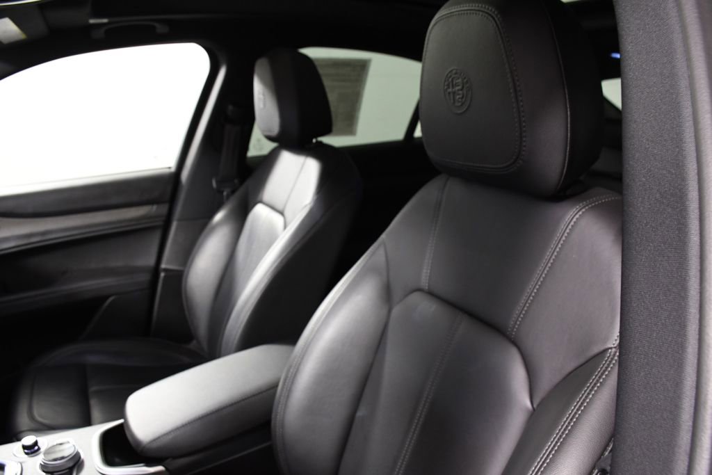 Used 2022 Alfa Romeo Stelvio Ti image 17