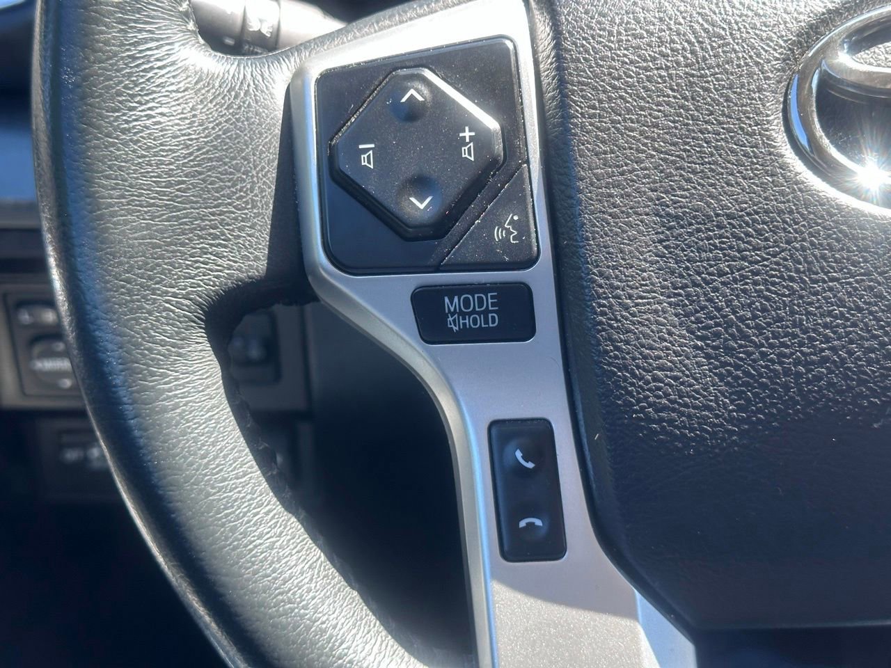 Used 2021 Toyota Tundra Platinum AWD/4WD image 25