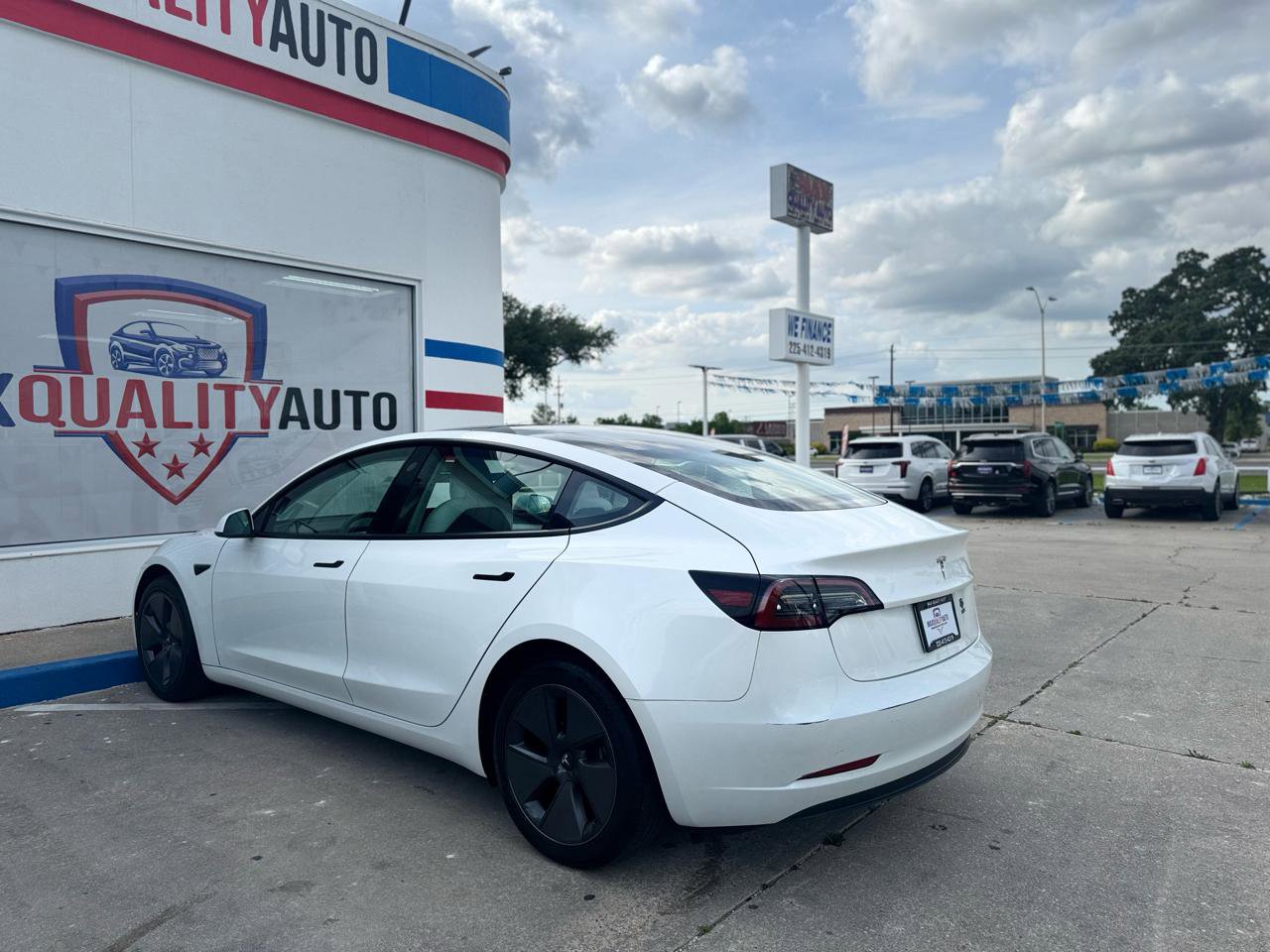 Used 2023 Tesla Model 3 Standard Range RWD image 38