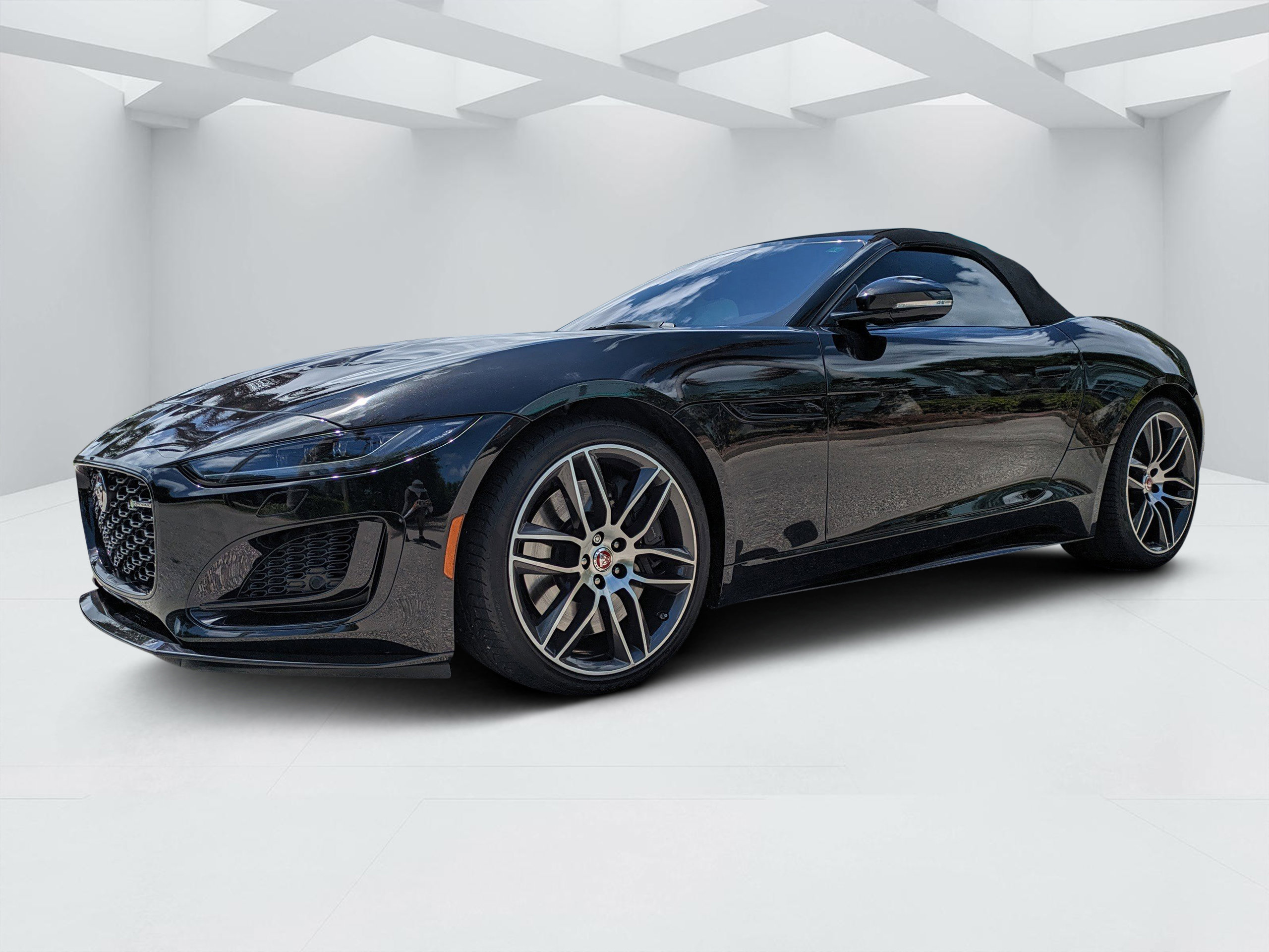 Used 2022 Jaguar F-TYPE R-Dynamic image 7