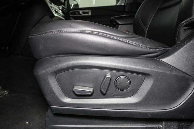 Used 2023 Ford Explorer XLT w/ Equipment Group 202A image 37