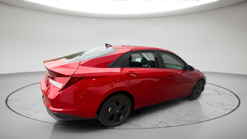 Used 2021 Hyundai Elantra SEL FWD image 5