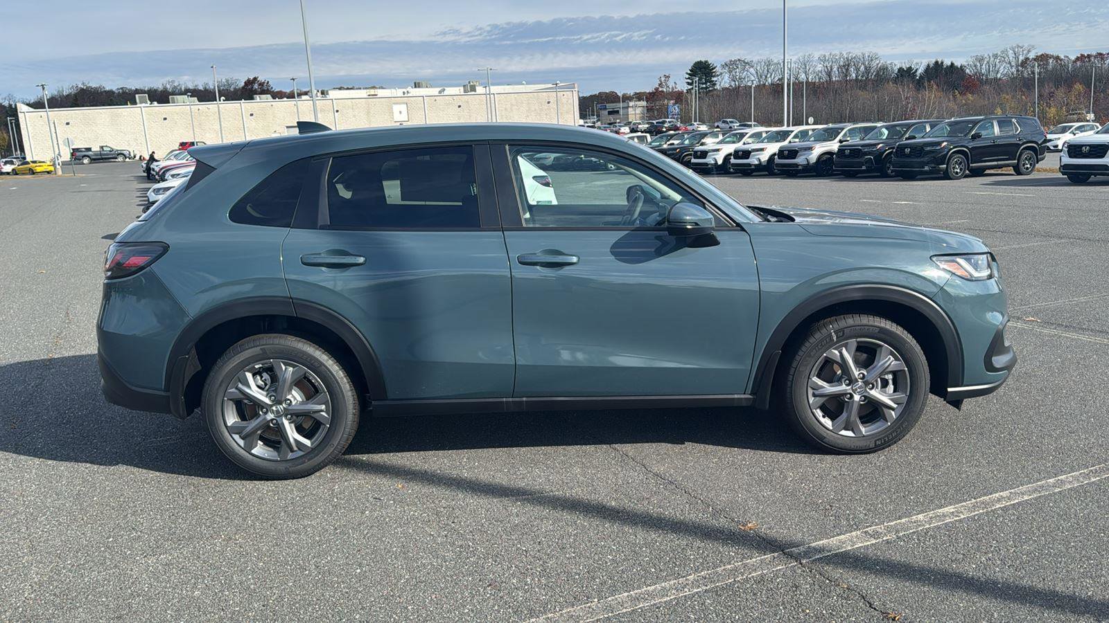 New 2026 Honda HR-V LX image 4