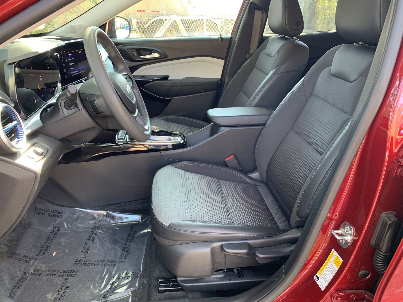 Used 2025 Chevrolet Trax LT image 23