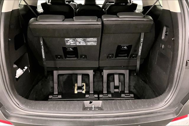Used 2025 Kia Carnival FWD image 41