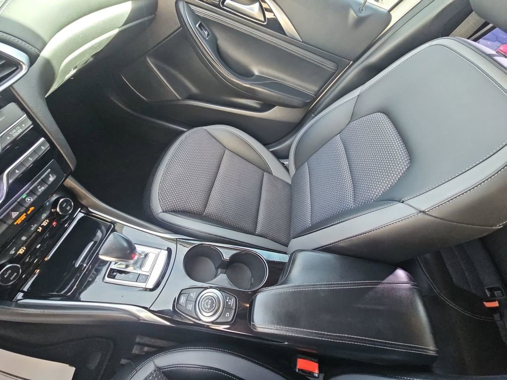 Used 2019 INFINITI QX30 Premium w/ Navigation Package image 18