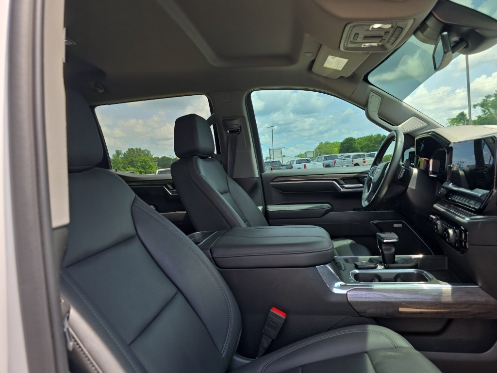 Used 2024 Chevrolet Silverado 1500 LTZ w/ LTZ Convenience Package II AWD/4WD image 14