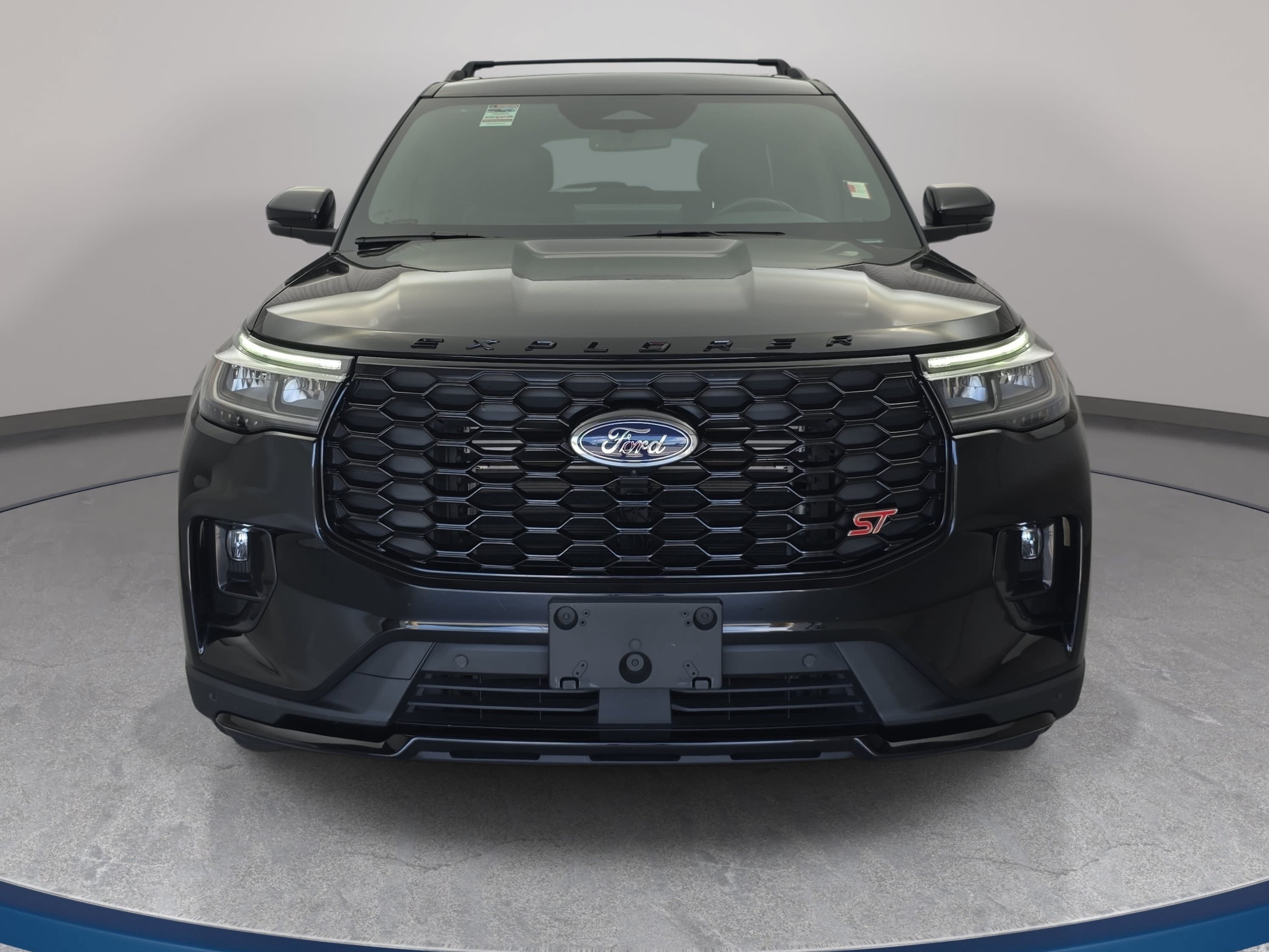Used 2025 Ford Explorer ST AWD/4WD image 2
