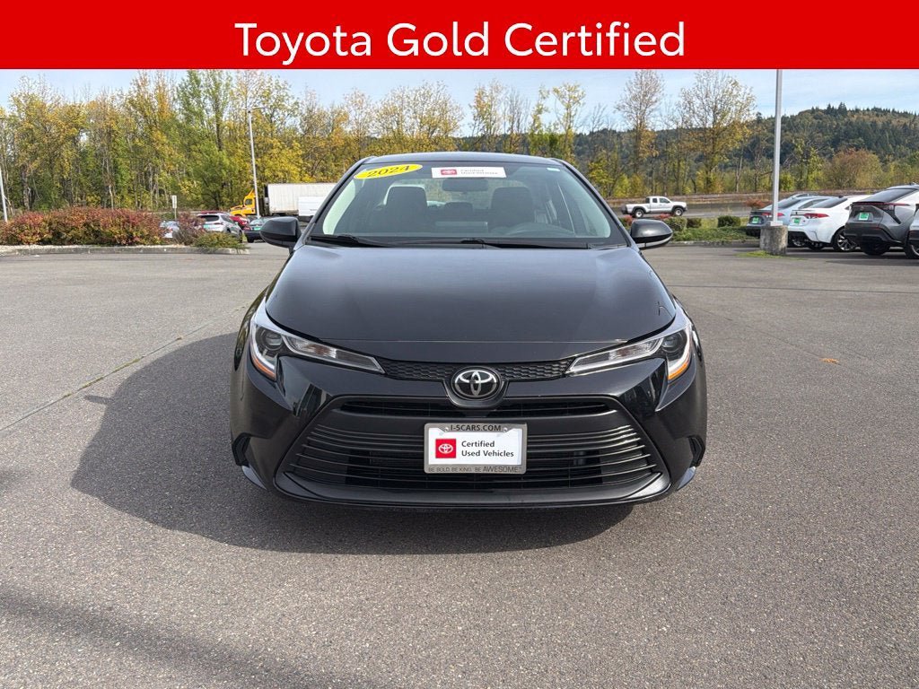 Used 2024 Toyota Corolla LE FWD image 3