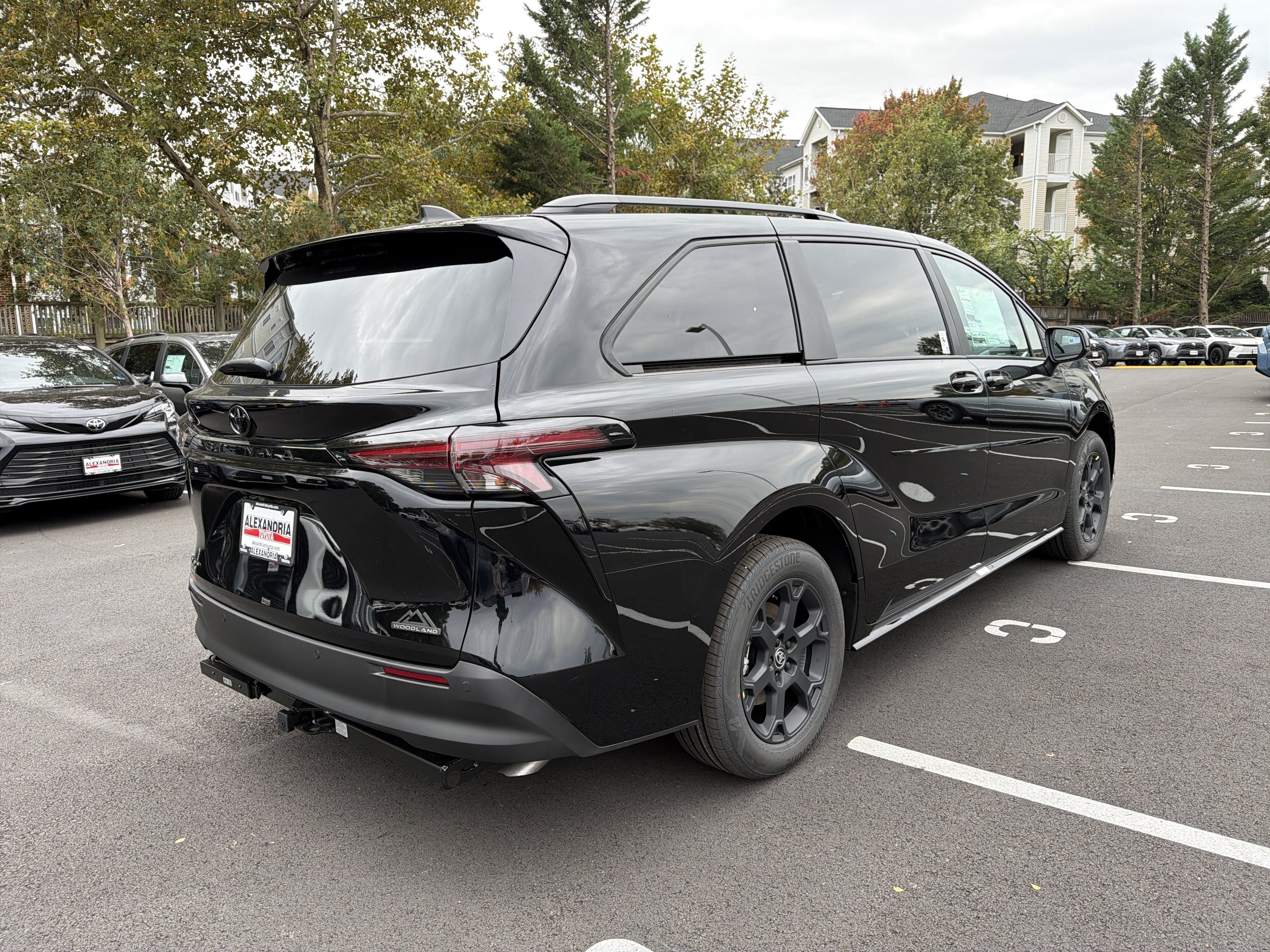 New 2026 Toyota Sienna AWD image 4