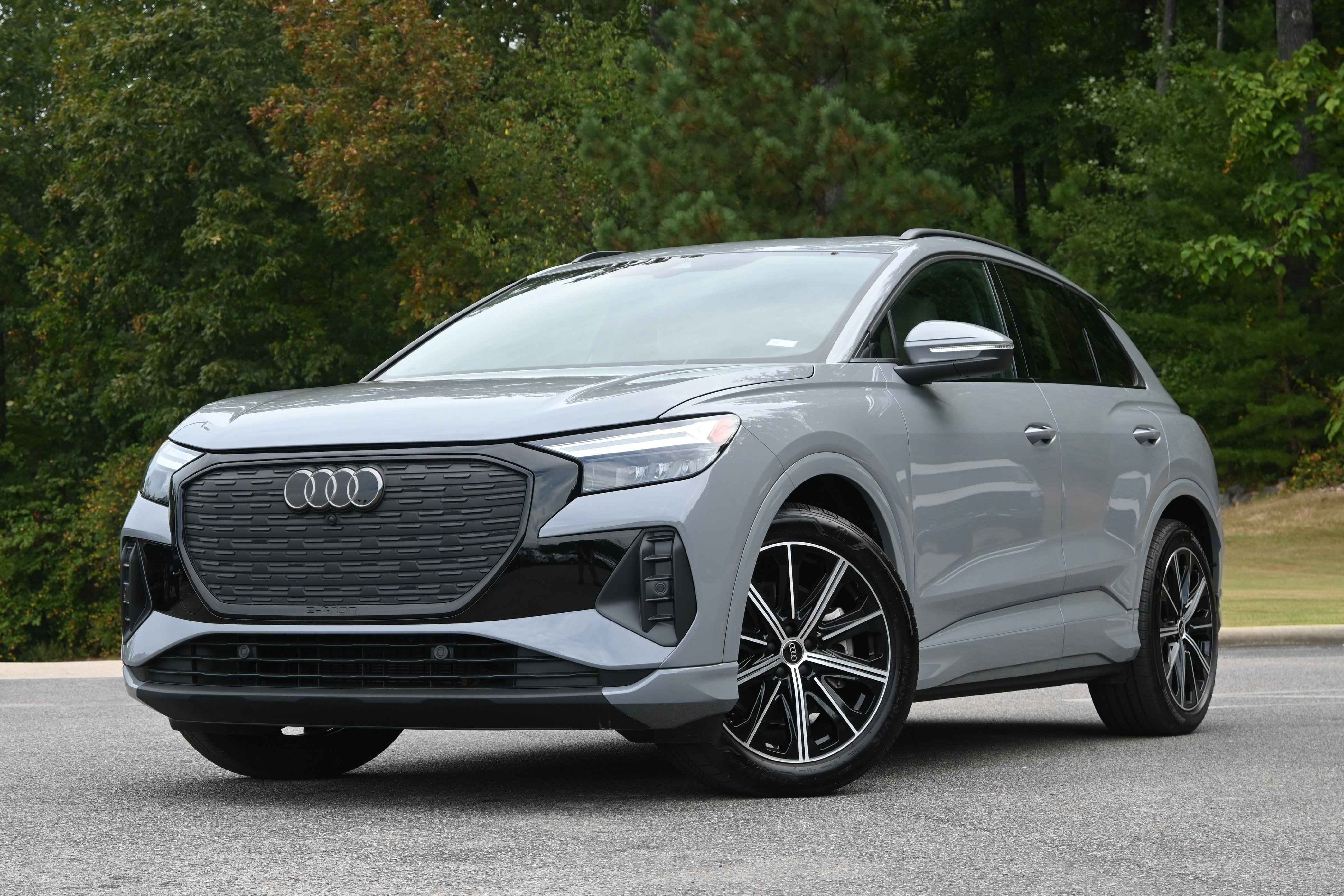 Used 2025 Audi Q4 e-tron Premium Plus image 4