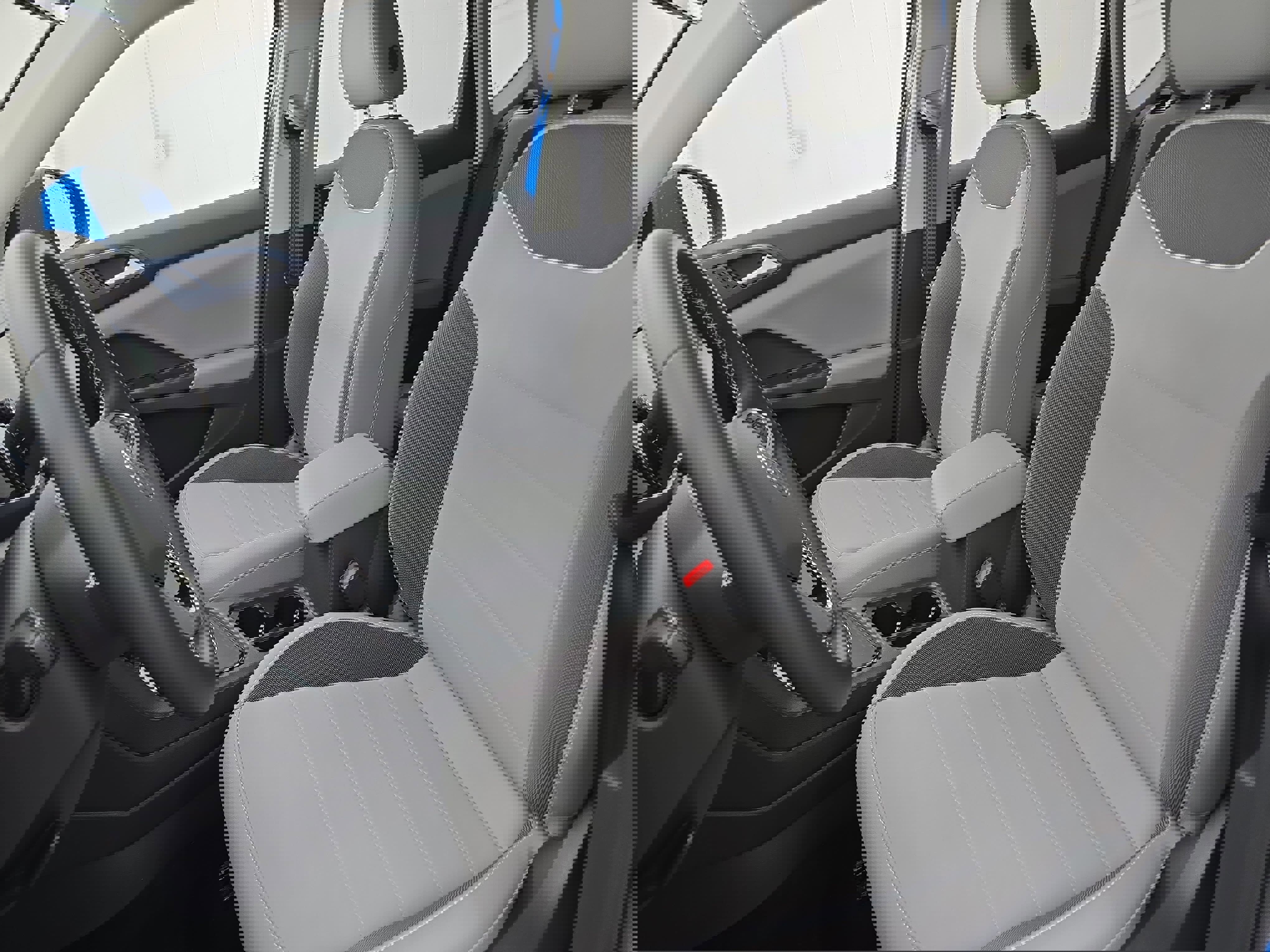 Certified 2023 Volkswagen Taos SE w/ Panoramic Sunroof Package image 14