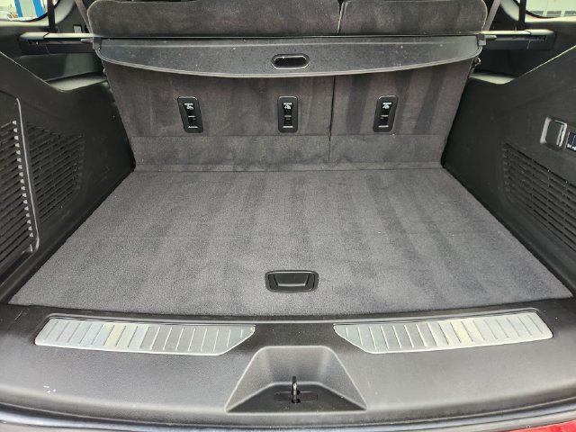 Used 2024 Chevrolet Suburban RST w/ Luxury Package RWD image 33
