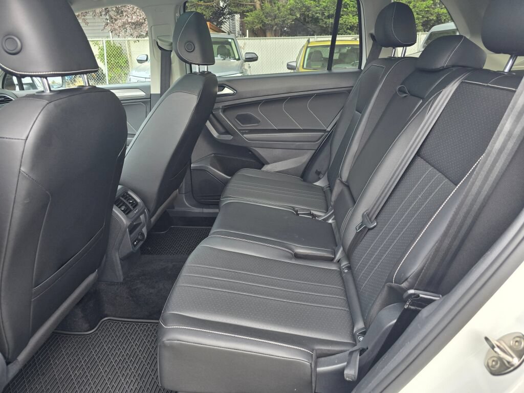 Used 2022 Volkswagen Tiguan SE AWD/4WD image 17