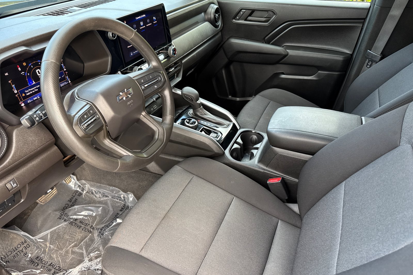 Used 2023 Chevrolet Colorado Trail Boss w/ Technology Package AWD/4WD image 10