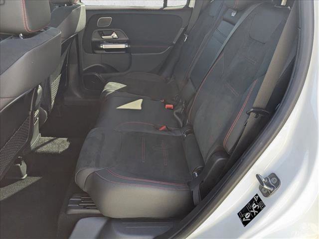 Used 2025 Mercedes-Benz GLB 250 image 17