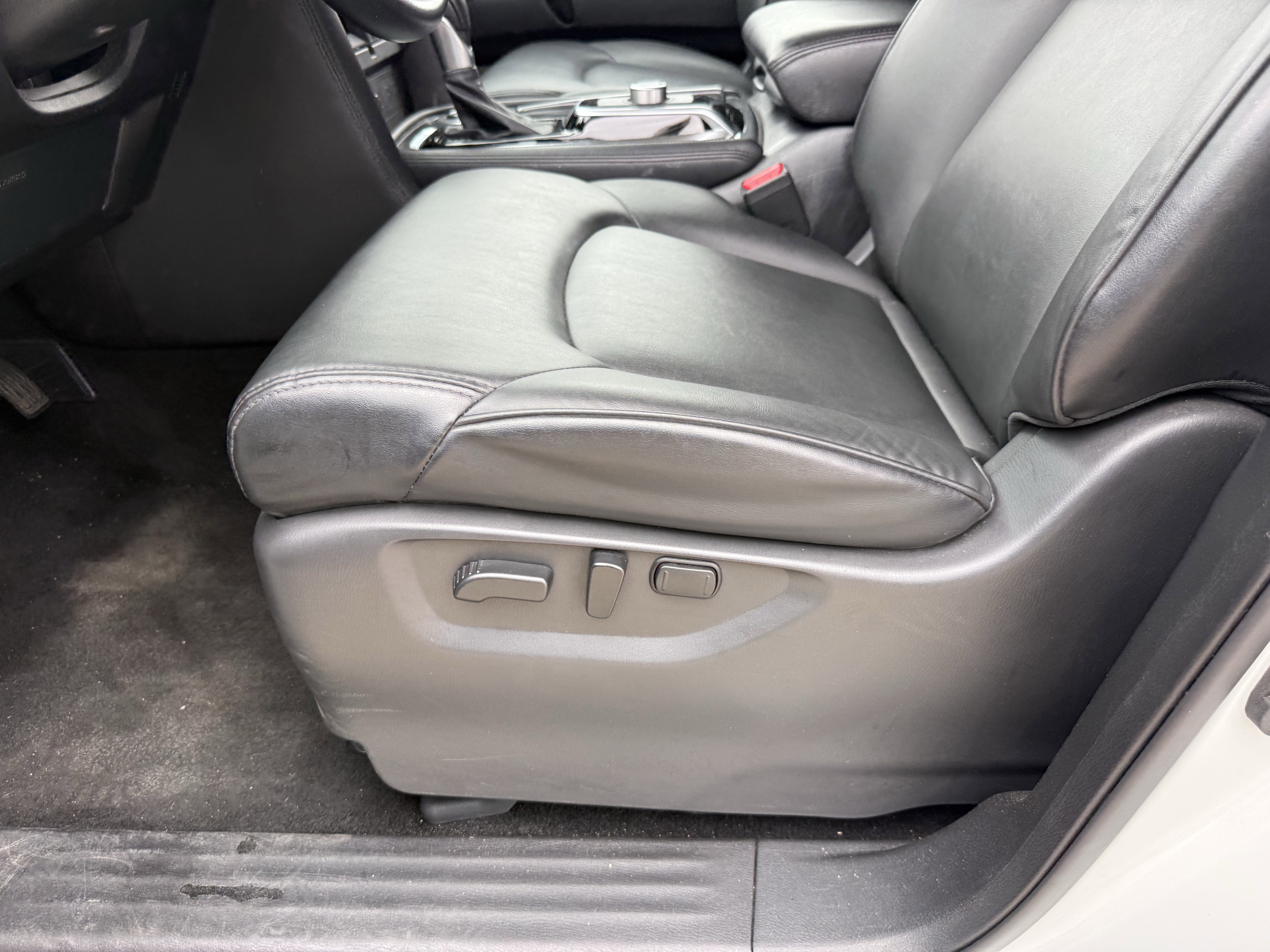 Used 2024 Nissan Armada SV RWD image 29