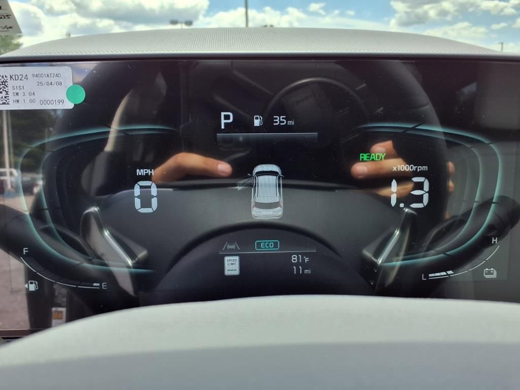 New 2025 Kia Niro EX image 18
